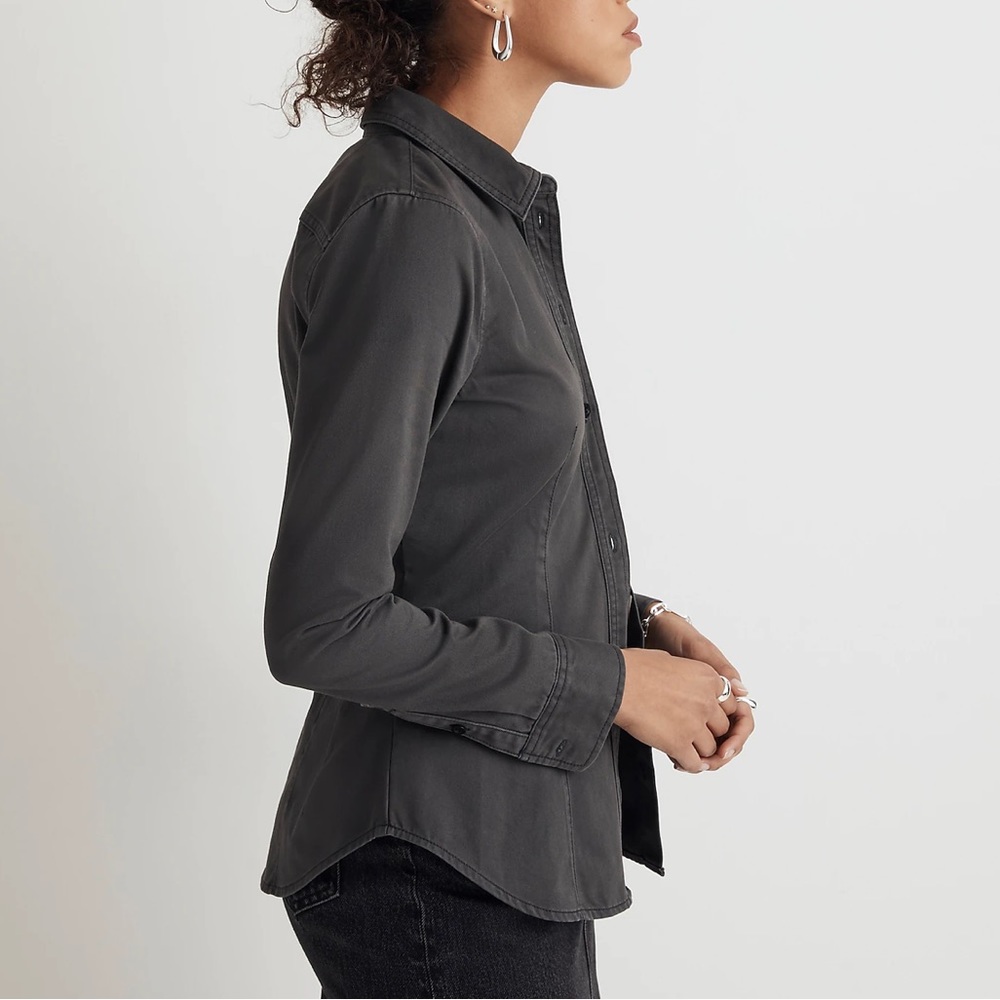 Madewell Darted Button-Up Fitted Shirt in (Re)generative Chino
